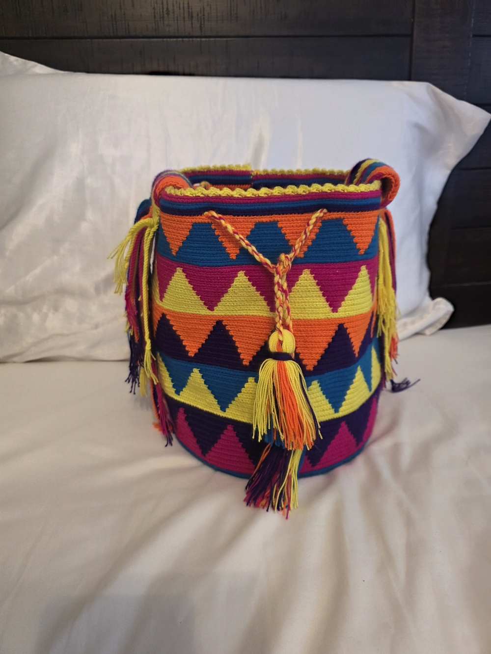 Handwoven Multicolor Geometric Bucket Bag - Vibrant Pattern